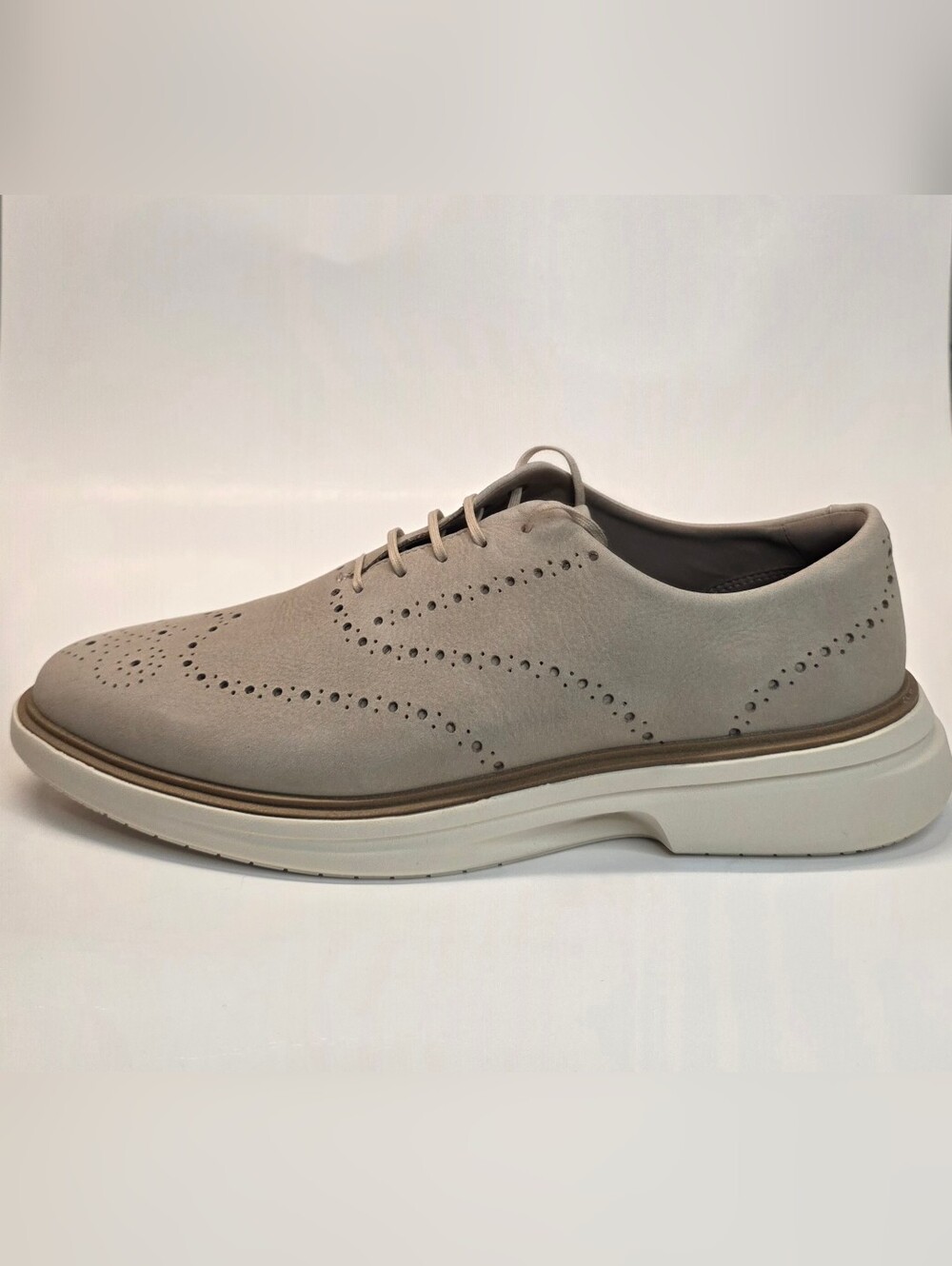 New Cole Haan OriginalGrand Wingtip Oxford in Dune Nubuck/Ivory Casual Men